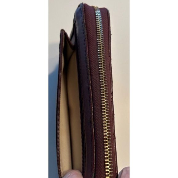 GUESS Women's Brown Patent Quilted Large Zip-Around Check Organizer Wallet - Picture 3 of 6